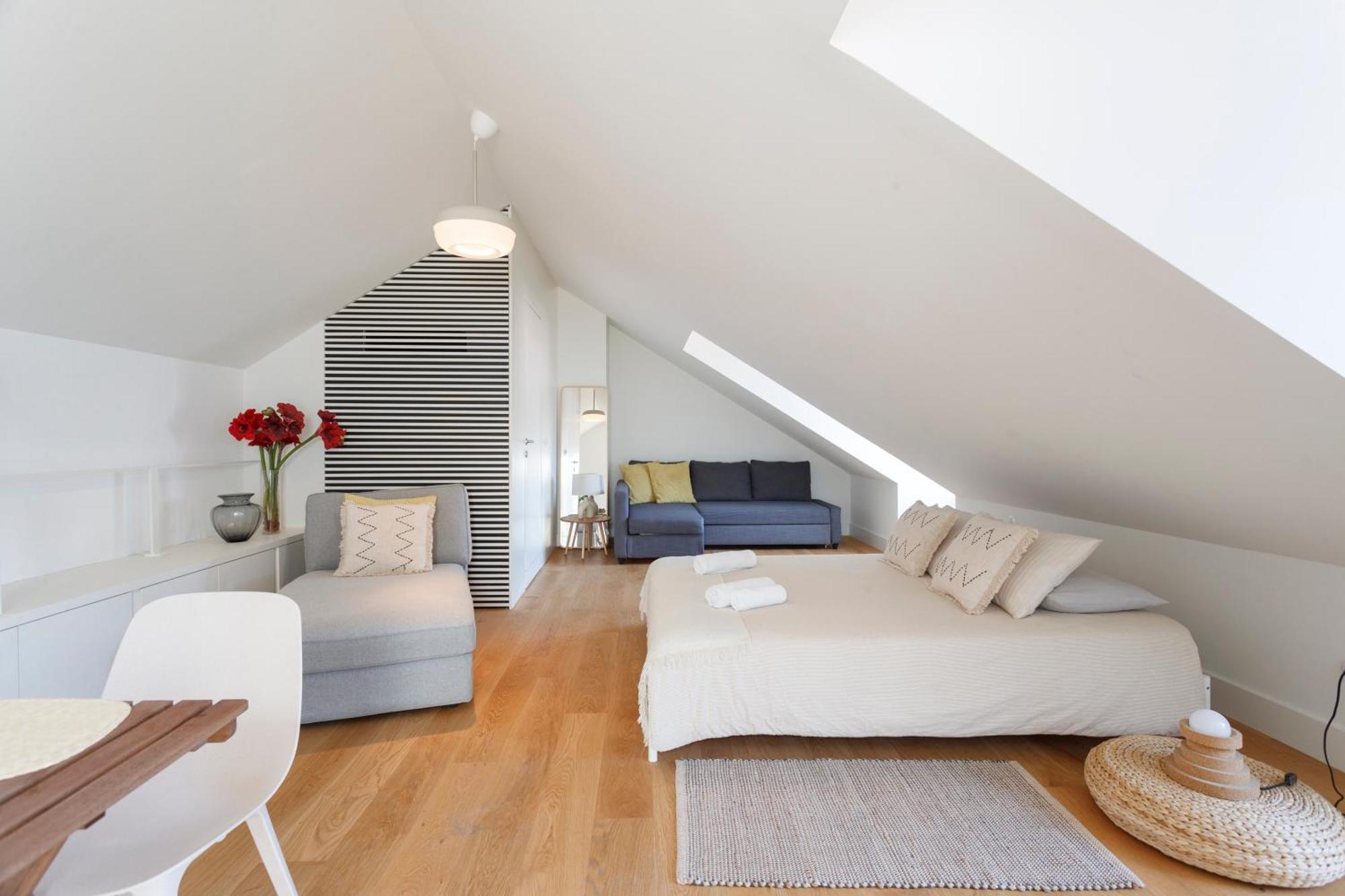 Apartment Luxury With Balcony In Downtown