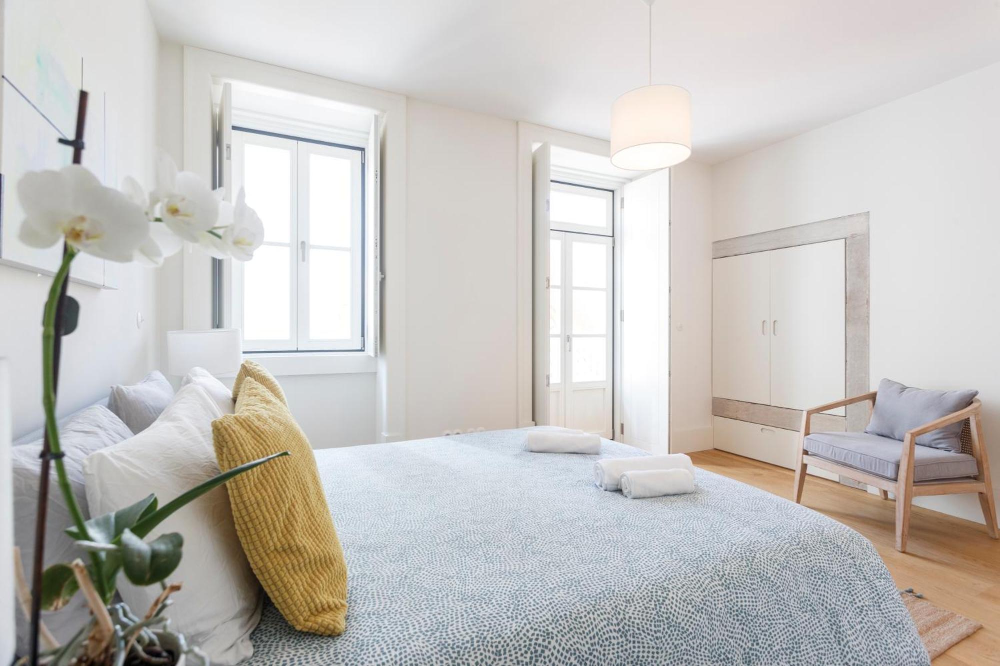 Apartment Luxury With Balcony In Downtown *